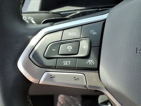Used 2024 Volkswagen Atlas Cross Sport SE AWD/4WD image 24
