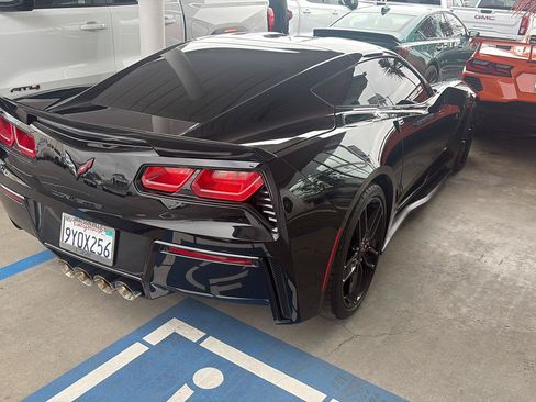 Used 2019 Chevrolet Corvette Stingray Coupe w/ Carbon Flash Badge Package RWD image 21