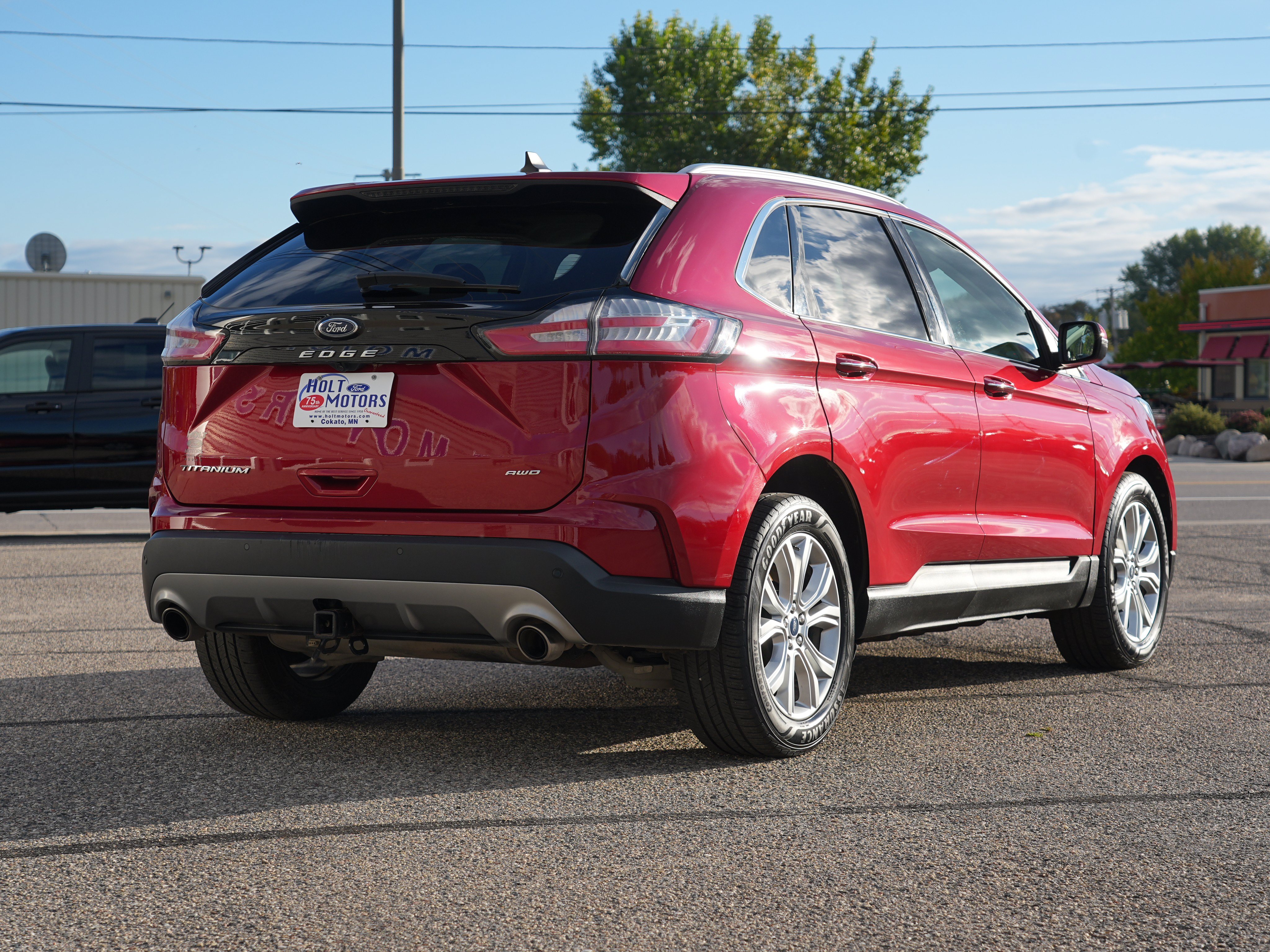 Used 2022 Ford Edge Titanium w/ Class II Trailer Tow Package AWD/4WD image 3
