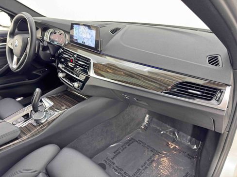 Used 2018 BMW 530e image 14