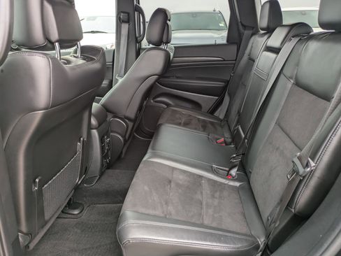 Used 2022 Jeep Grand Cherokee Laredo X image 13