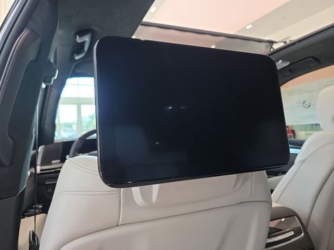 New 2026 Cadillac Escalade V AWD/4WD image 9