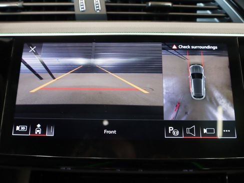 Used 2024 Audi Q8 e-tron Prestige w/ Prestige Package image 23