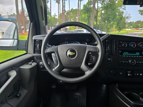 Used 2025 Chevrolet Express 3500 LT w/ LT Preferred Equipment Group RWD image 13