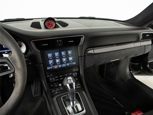 Certified 2018 Porsche 911 GT3 RWD image 11