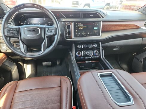 Used 2023 GMC Yukon XL Denali Ultimate w/ LPO, Floor Liner Package AWD/4WD image 14