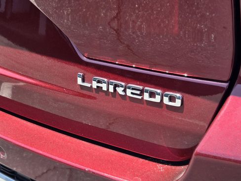 Used 2023 Jeep Grand Cherokee Laredo RWD image 34