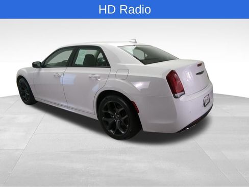 Used 2022 Chrysler 300 Touring L RWD image 5