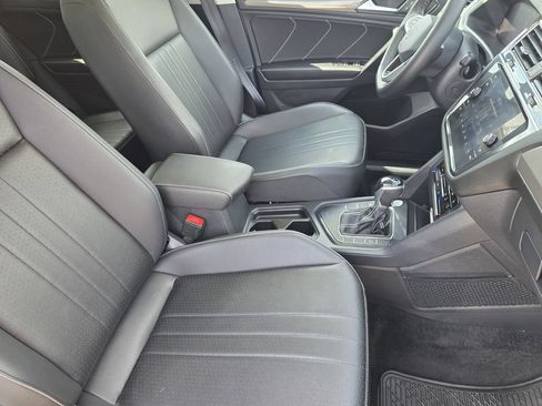 Used 2024 Volkswagen Tiguan SE R-Line FWD image 13