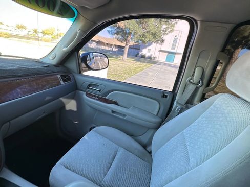 Used 2007 Chevrolet Avalanche LS image 14