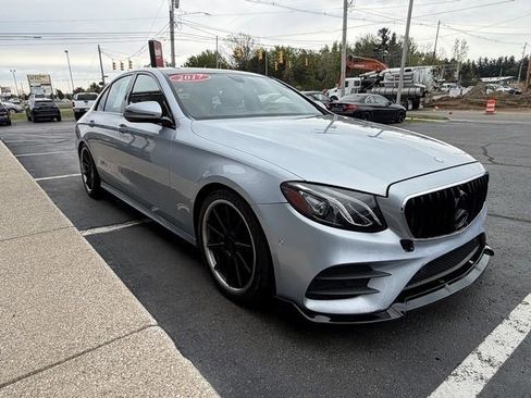Used 2017 Mercedes-Benz E 300 4MATIC image 4