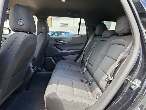 Certified 2025 Chevrolet Equinox LT FWD image 30
