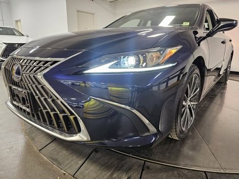 Used 2022 Lexus ES 300h w/ Premium Package image 25