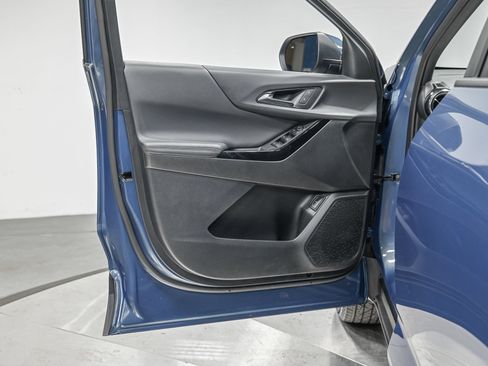 Used 2026 Chevrolet Equinox LT w/ Convenience Package II FWD image 12