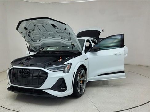 Used 2023 Audi e-tron S Prestige w/ Prestige Package image 72