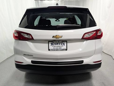 Used 2021 Chevrolet Equinox LS FWD image 4