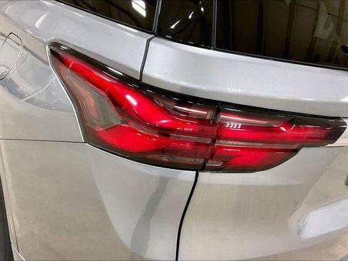 Used 2023 Chevrolet Traverse Premier w/ LPO, Floor Liner Package image 28