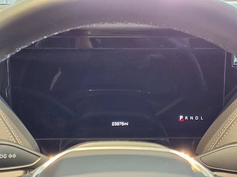 Used 2025 GMC Yukon XL Denali AWD/4WD image 13