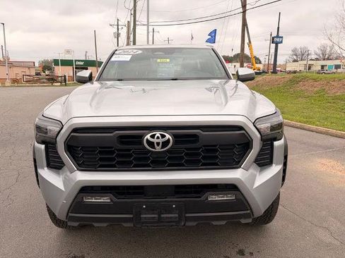 Used 2024 Toyota Tacoma TRD Off-Road AWD/4WD image 2