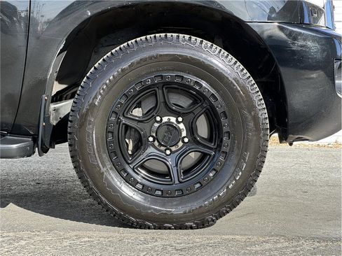 Used 2017 Toyota Sequoia SR5 image 29