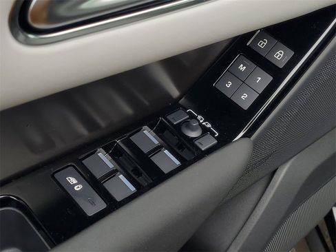 New 2026 Land Rover Range Rover Velar Dynamic SE image 12