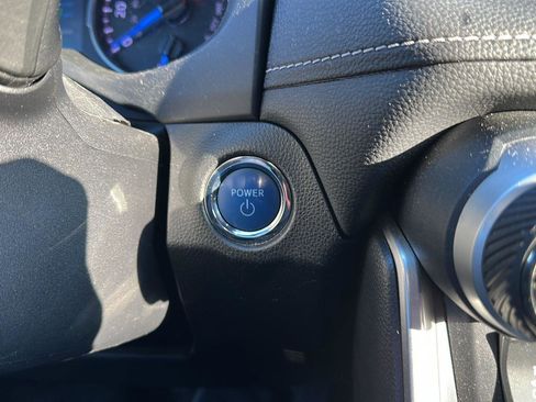 Used 2020 Toyota RAV4 XLE w/ XLE Grade Weather Package image 21