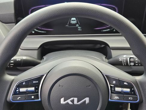New 2026 Kia Seltos LX FWD image 11