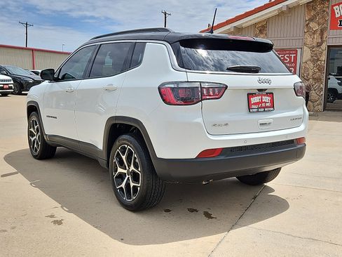Used 2025 Jeep Compass Limited AWD/4WD image 2