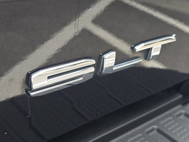 Used 2022 GMC Sierra 1500 SLT AWD/4WD image 10