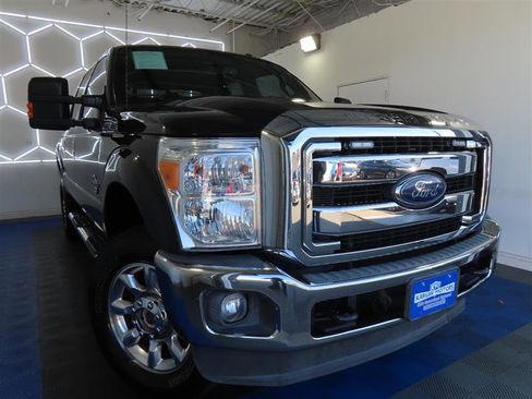 Used 2015 Ford F350 Lariat w/ Lariat Interior Package image 3
