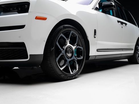 Used 2019 Rolls-Royce Cullinan AWD/4WD image 86