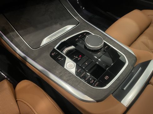 Used 2024 BMW X5 xDrive40i w/ Premium Package image 19