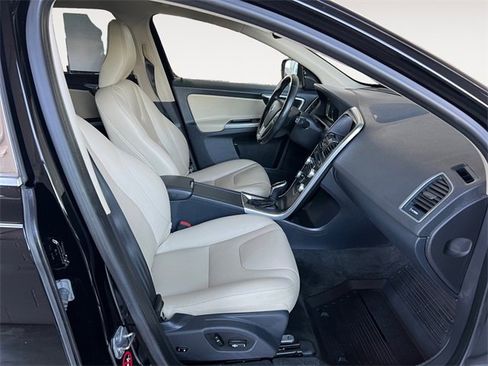 Used 2016 Volvo XC60 T5 Platinum w/ Climate Package image 13