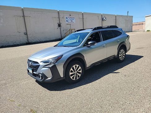 Used 2023 Subaru Outback Premium AWD/4WD image 26