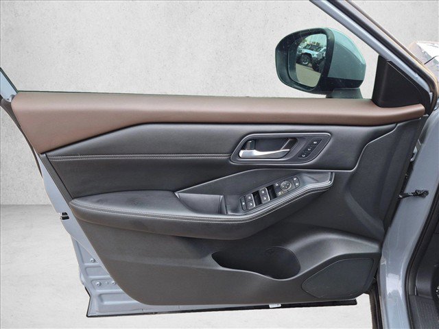 Used 2023 Nissan Rogue SL w/ SL Premium Package FWD image 11