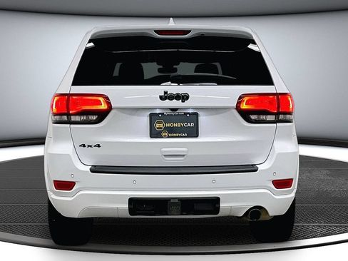 Used 2022 Jeep Grand Cherokee Laredo X AWD/4WD image 5