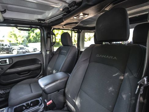 Used 2021 Jeep Wrangler Unlimited Sahara AWD/4WD image 18