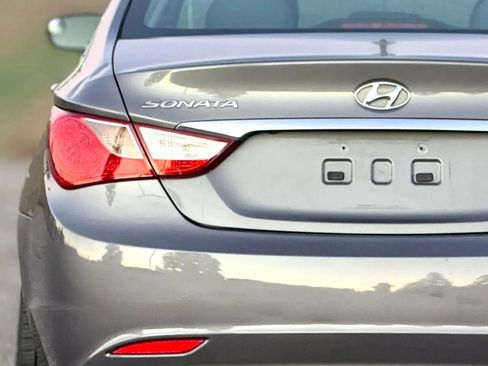 Used 2013 Hyundai Sonata SE FWD image 13