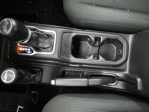 Used 2018 Jeep Wrangler Unlimited Sport S image 25