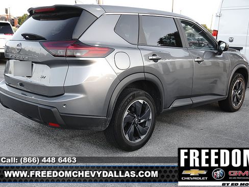 Used 2024 Nissan Rogue SV FWD image 7