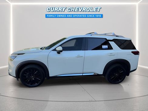 Used 2024 Nissan Pathfinder Platinum w/ Lighting Package (N92) AWD/4WD image 7