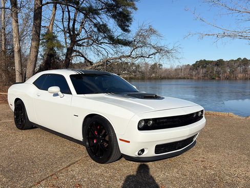 Used 2016 Dodge Challenger R/T Plus image 1