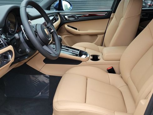 Used 2026 Porsche Macan AWD/4WD image 5