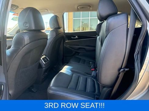 Used 2019 Kia Sorento EX image 19