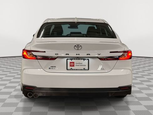 Used 2025 Toyota Camry SE image 6
