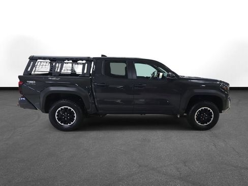 Used 2025 Toyota Tacoma TRD Off-Road w/ TRD Off Road Upgrade Package AWD/4WD image 4