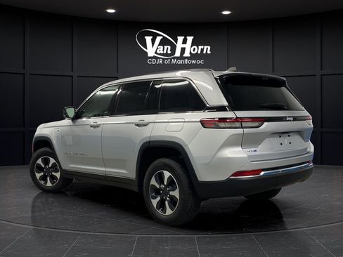 Used 2024 Jeep Grand Cherokee Limited 4xe w/ Luxury Tech Group II AWD/4WD image 5