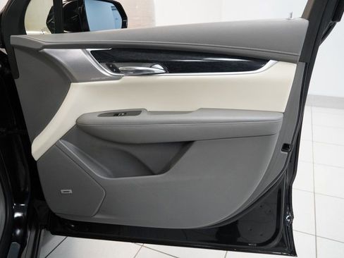 Used 2023 Cadillac XT6 Premium Luxury image 35