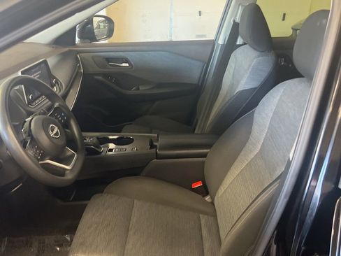 Used 2023 Nissan Rogue SV image 8