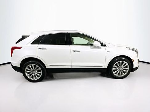 Used 2018 Cadillac XT5 Platinum w/ Driver Assist Package AWD/4WD image 11